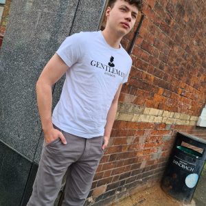 "GENTLEMAN" T-Shirt